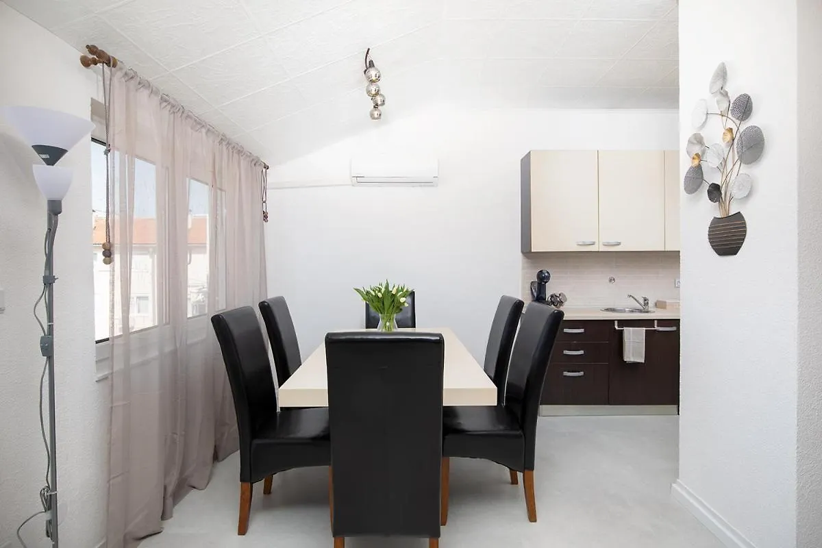Apartment Aston PUY