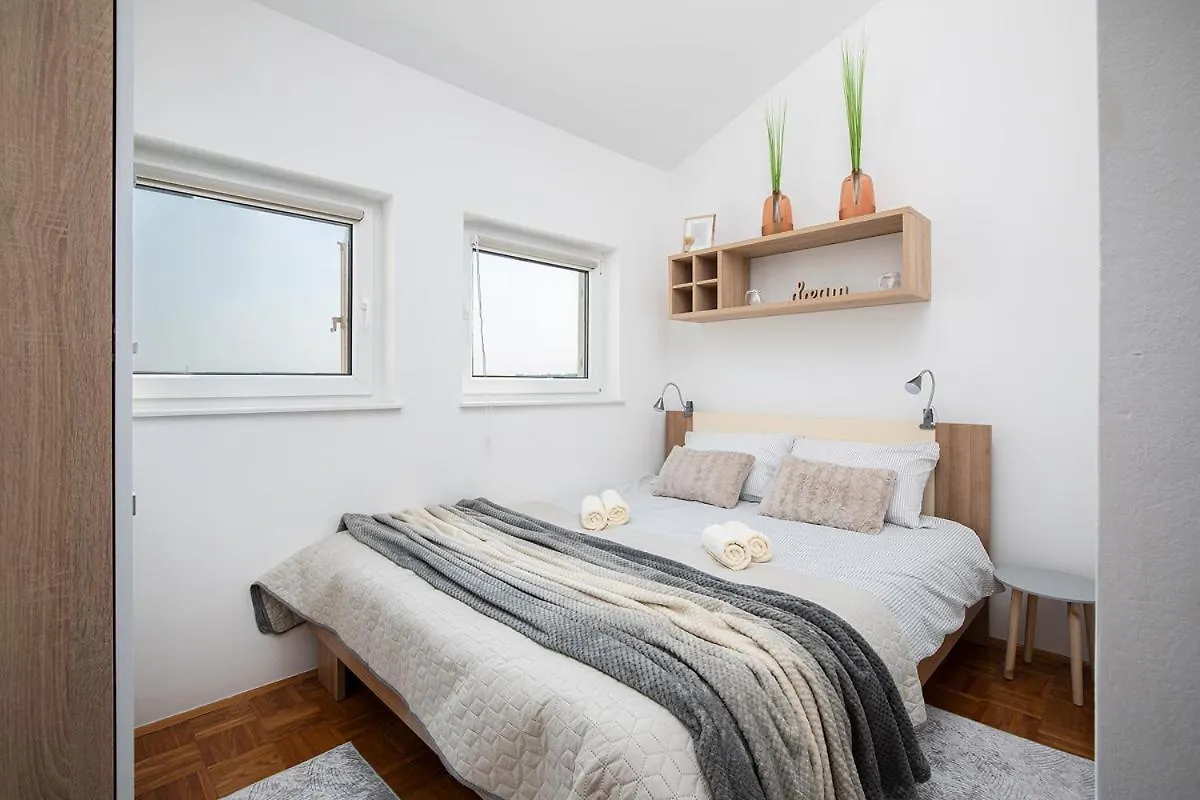Apartment Aston PUY